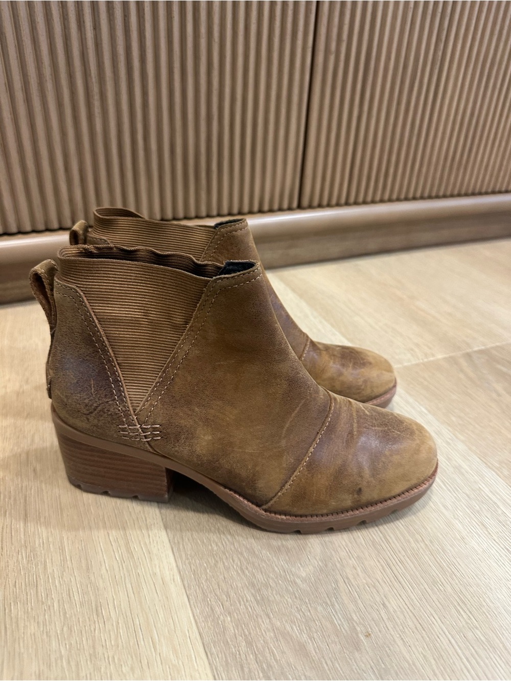 Sorel Cate Chelsea Ankle Booties Women Size 7 Brown Leather Lug
Sole Chunky Heel